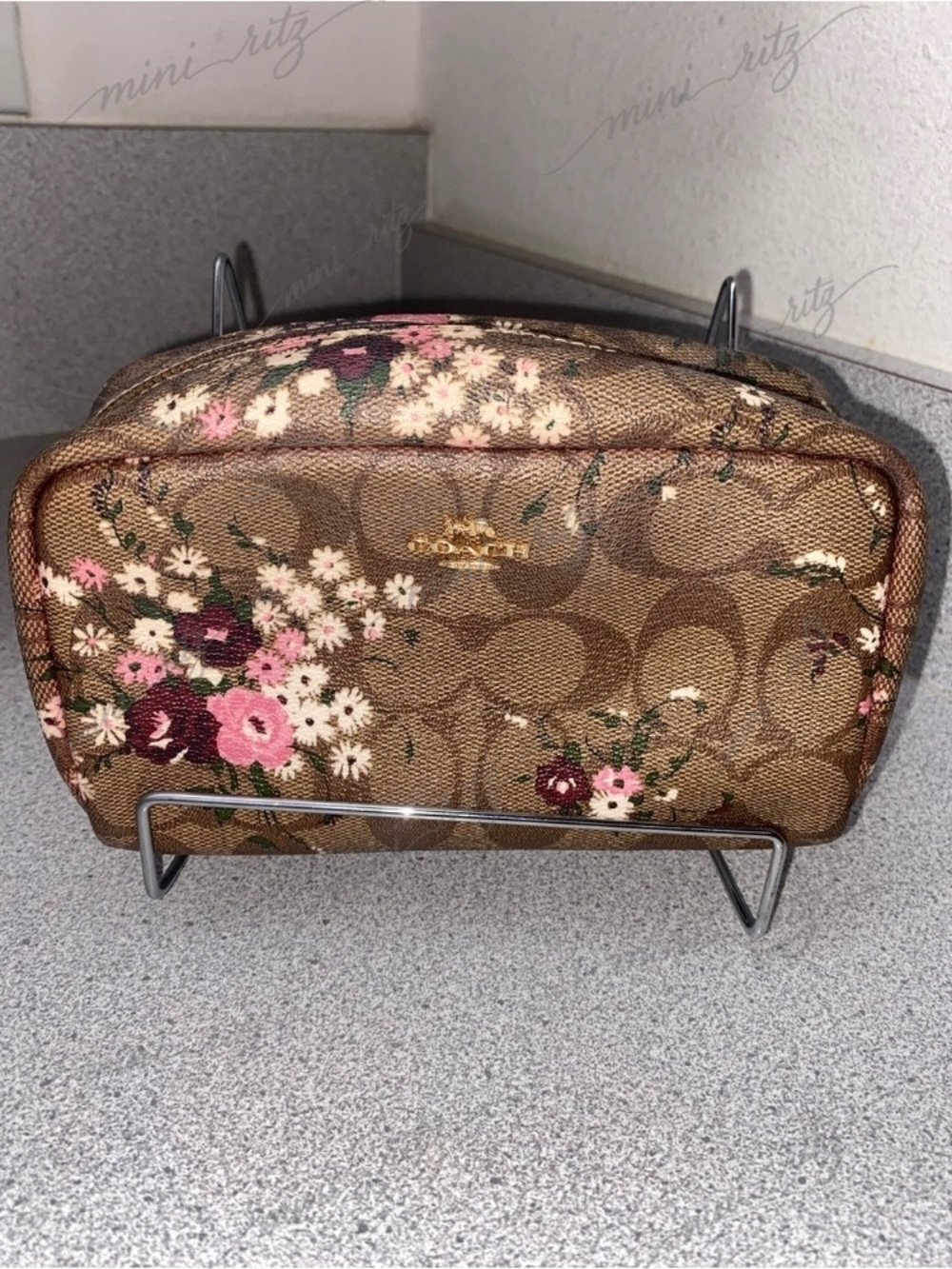 Coach Evergreen Floral Small Boxy Cosmetic Case EUC - Picture 10 of 15